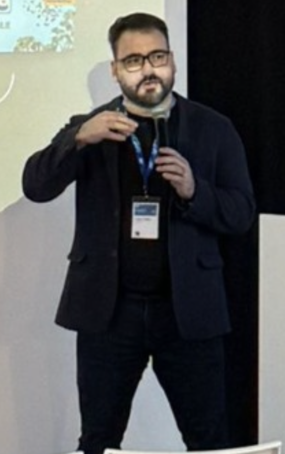 Lucas Dreger presenting on stage